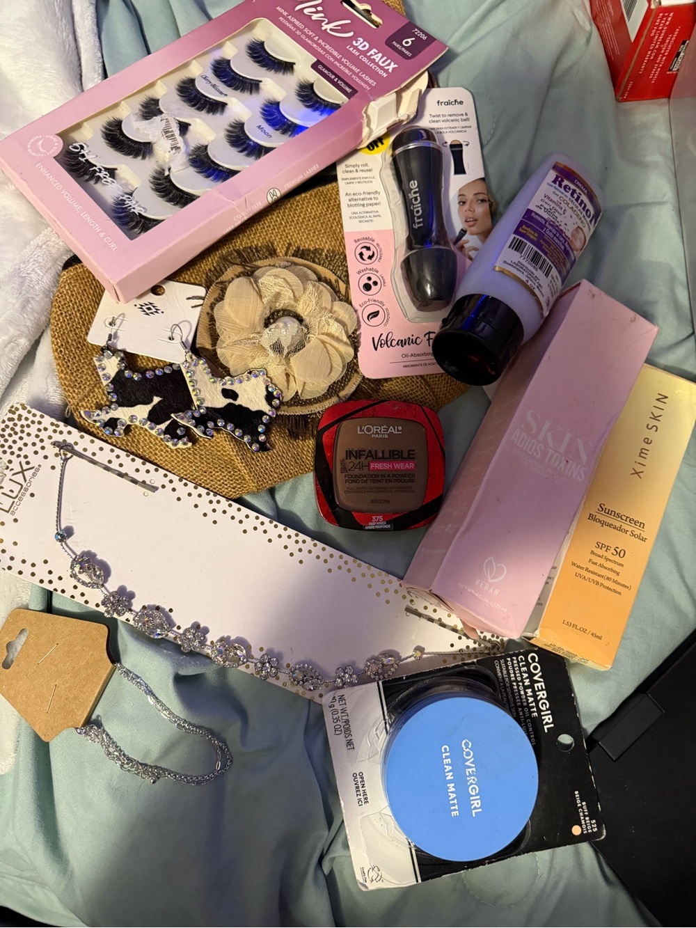 Assorted Makeup & Accessories Bundle - L'Oreal, Covergirl Colors